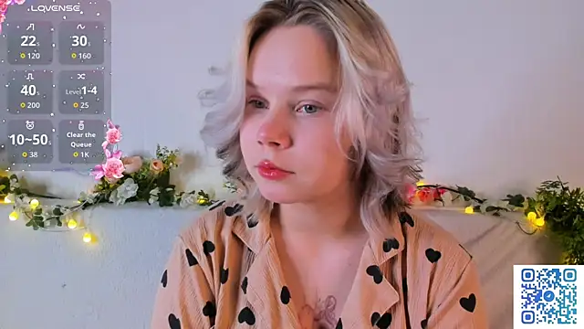 Snapshot of girlllsooft chatting on 11.05.25 girlllsooft online show from 11.05.25