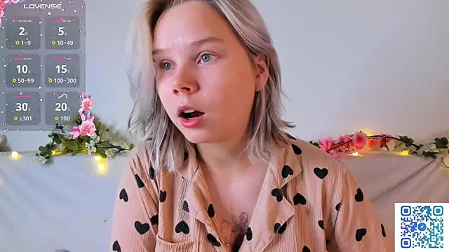 Snapshot of girlllsooft chatting on 11.07.25 girlllsooft online show from 11.07.25