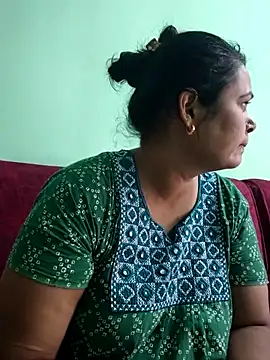 Snapshot of tamilaruvi chatting on 04.19.26 tamilaruvi online show from 04.19.26
