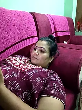 Snapshot of tamilaruvi chatting on 04.20.26 tamilaruvi online show from 04.20.26