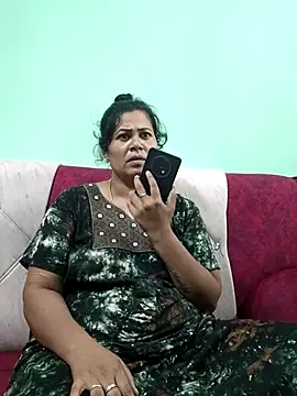 Snapshot of tamilaruvi chatting on 05.09.26 tamilaruvi online show from 05.09.26