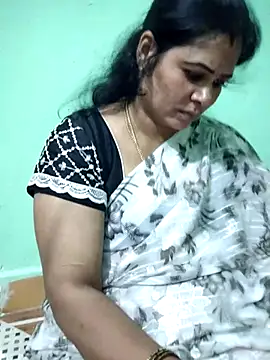 Snapshot of tamilaruvi chatting on 05.10.26 tamilaruvi online show from 05.10.26