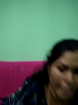 Snapshot of tamilaruvi chatting on 05.12.26 tamilaruvi online show from 05.12.26