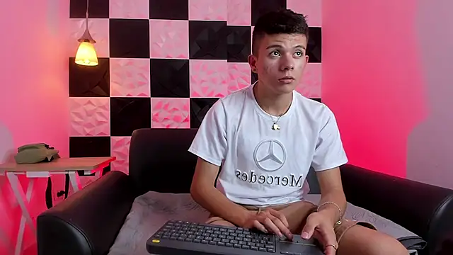 Snapshot of AndyFame1 chatting on 09.29.25 AndyFame1 online show from 09.29.25