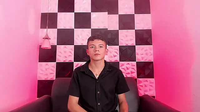 Snapshot of AndyFame1 chatting on 10.02.25 AndyFame1 online show from 10.02.25