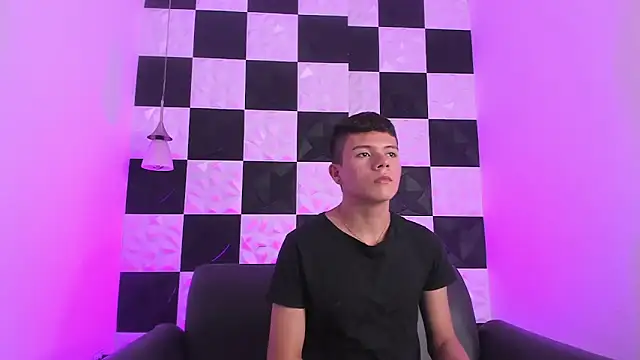 Snapshot of AndyFame1 chatting on 10.06.25 AndyFame1 online show from 10.06.25