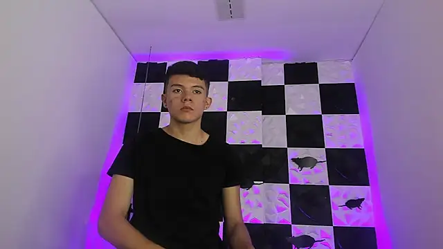 Snapshot of AndyFame1 chatting on 10.16.25 AndyFame1 online show from 10.16.25