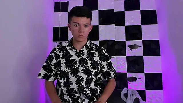 Snapshot of AndyFame1 chatting on 10.18.25 AndyFame1 online show from 10.18.25