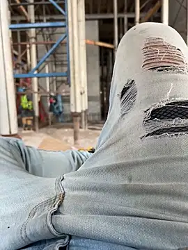 Snapshot of ElMostrito chatting on 10.31.25 ElMostrito online show from 10.31.25