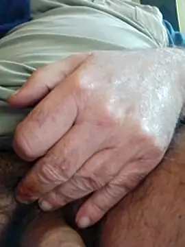 Snapshot of ozmilanoshow chatting on 11.28.25 ozmilanoshow online show from 11.28.25