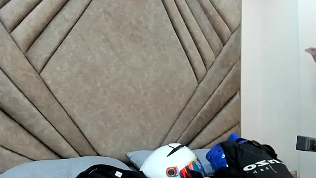 Shadow Hill online show from 09.29.25