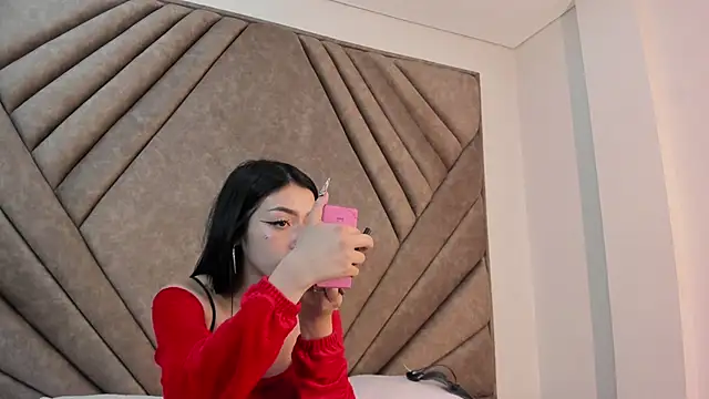 Shadow Hill online show from 10.11.25