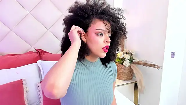 Snapshot of LilBoonew chatting on 09.25.25 LilBoonew online show from 09.25.25