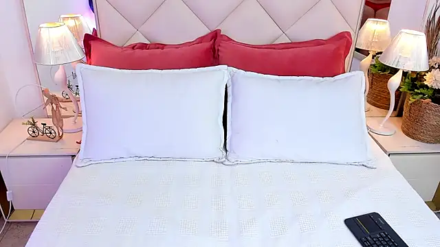 Snapshot of LilBoonew chatting on 10.06.25 LilBoonew online show from 10.06.25