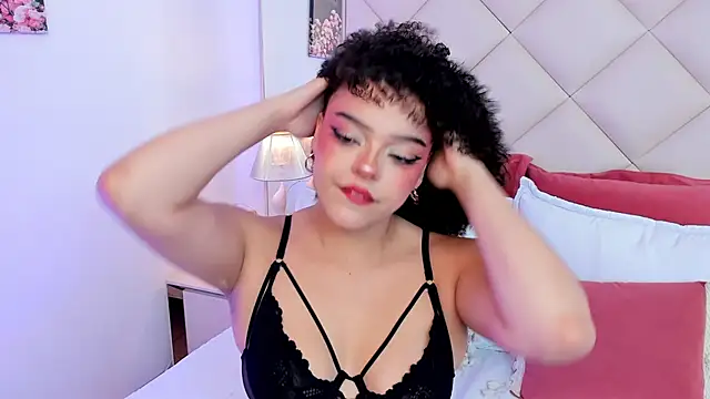 Snapshot of LilBoonew chatting on 10.18.25 LilBoonew online show from 10.18.25