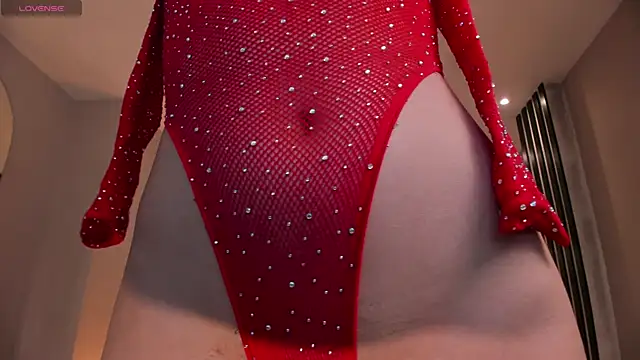 IsabellaMoreau online show from 10.17.25