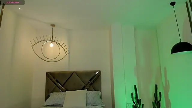 IsabellaMoreau online show from 02.21.26