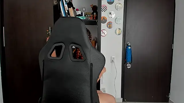 Snapshot of star_shooting8 chatting on 10.04.25 star shooting8 online show from 10.04.25