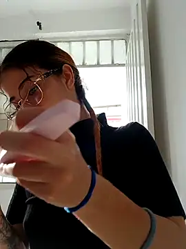 Snapshot of star_shooting8 chatting on 10.07.25 star shooting8 online show from 10.07.25