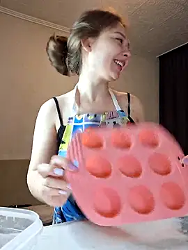Olivia OliV online show from 05.22.26