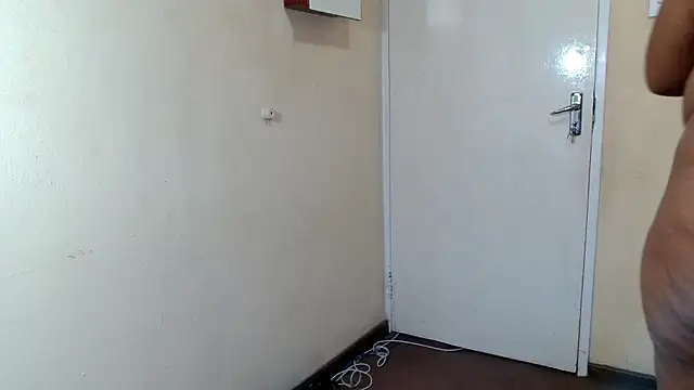 Snapshot of HugeTitisxx chatting on 04.04.26 HugeTitisxx online show from 04.04.26