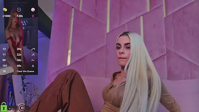 SelenaDaze online show from 10.17.25