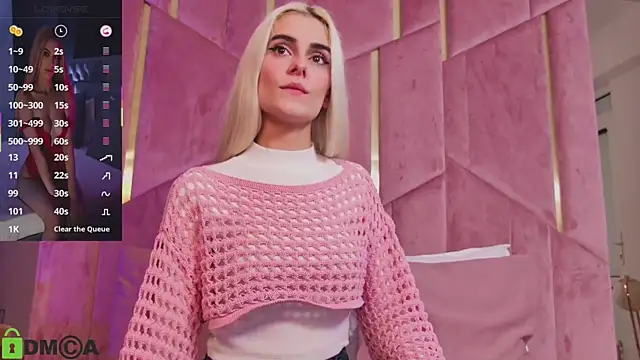 SelenaDaze online show from 11.13.25