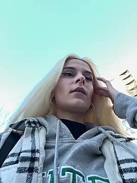 SelenaDaze online show from 04.07.26