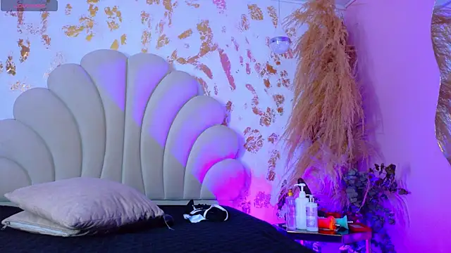 kiaratentation online show from 09.30.25