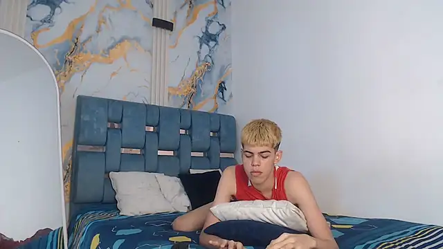 TWINKS FRIENDS online show from 12.22.25