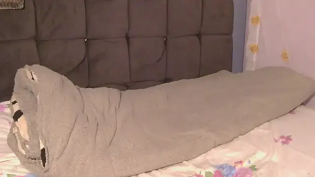 Snapshot of AfricanDickza chatting on 10.02.25 AfricanDickza online show from 10.02.25