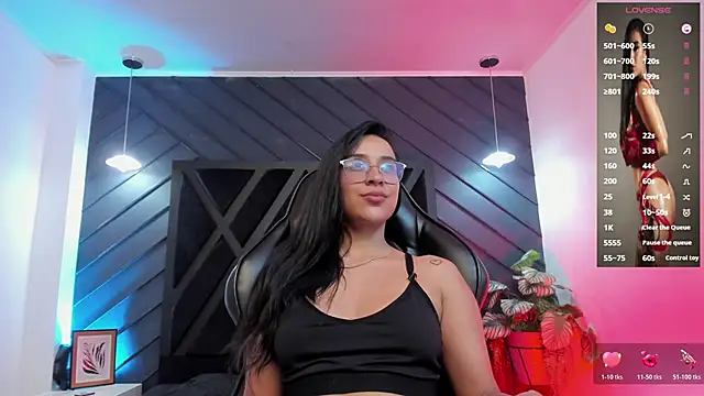 zoe martins  online show from 12.15.25