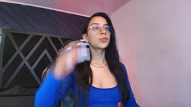 zoe martins  online show from 03.09.26