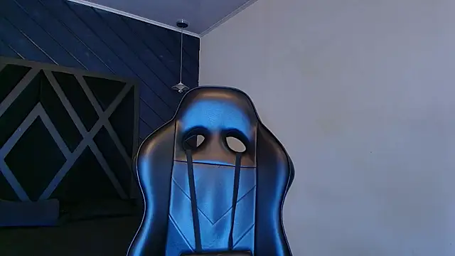 zoe martins  online show from 04.16.26