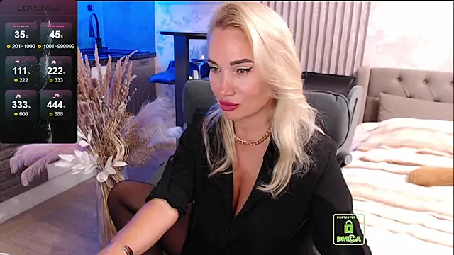Snapshot of FreeBerryMILF chatting on 06.06.26 FreeBerryMILF online show from 06.06.26