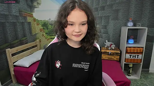 EmilyChaves online show from 09.27.25