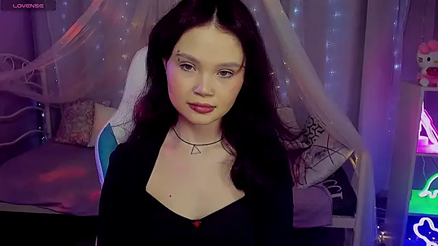Snapshot of EmilyChaves chatting on 04.29.26 EmilyChaves online show from 04.29.26