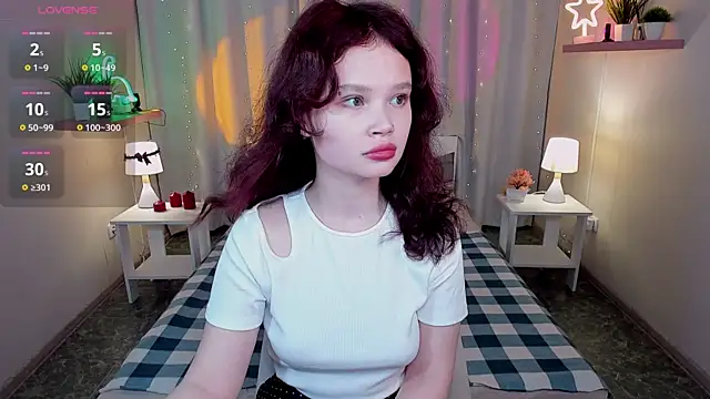 Snapshot of EmilyChaves chatting on 05.19.26 EmilyChaves online show from 05.19.26