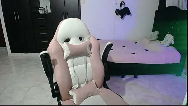 Elizabeth rose02 online show from 10.17.25