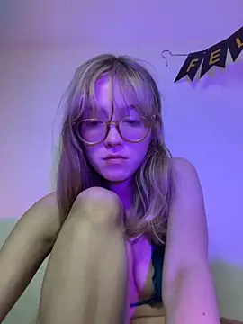 ReenKitty online show from 10.22.25