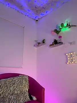 Helen Vidall online show from 09.20.25