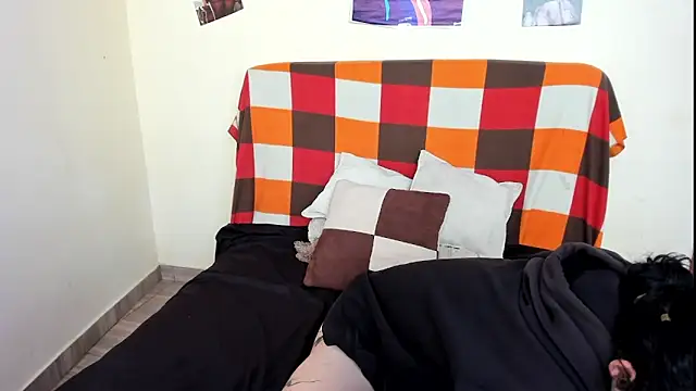 Snapshot of _hesttia chatting on 10.08.25 hesttia online show from 10.08.25