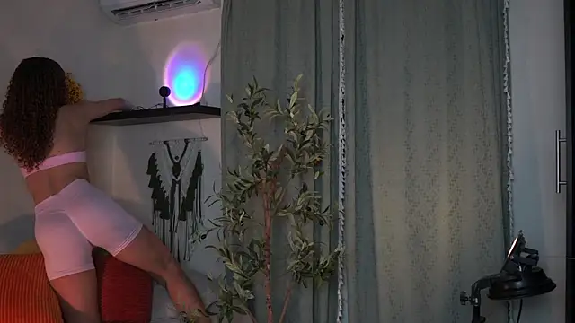 isabella-garcia- online show from 11.14.25