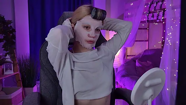 AuroraWrenfield online show from 03.25.26