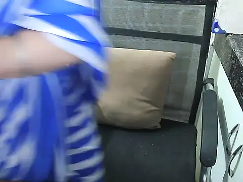 lovepihuu online show from 10.03.25