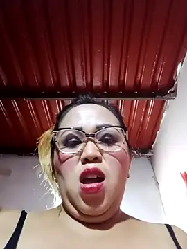 Snapshot of shaktisub_ chatting on 10.05.25 shaktisub online show from 10.05.25