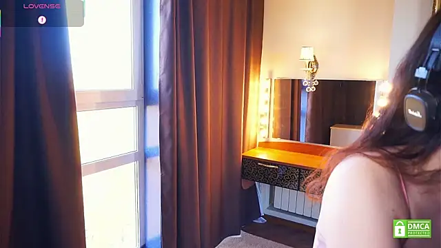 ConstanceBeames online show from 10.10.25