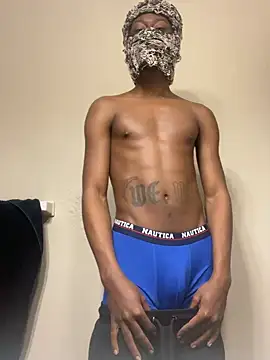 Snapshot of fpbitches1 chatting on 10.19.25 fpbitches1 online show from 10.19.25