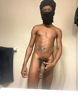 Snapshot of fpbitches1 chatting on 10.21.25 fpbitches1 online show from 10.21.25