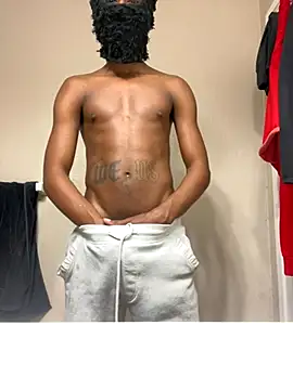 Snapshot of fpbitches1 chatting on 10.24.25 fpbitches1 online show from 10.24.25